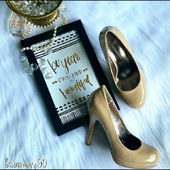 Madden Girl Shoes - ✨HP✨ Madden Girl Bree Nude Platform Pumps